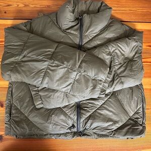 Cropped green puffer coat.  Size Large. Never worn, no tags